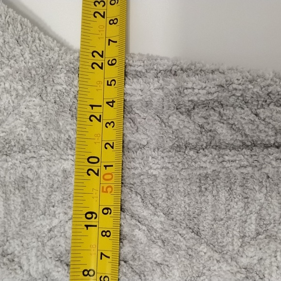 Barefoot Dreams Cable Knit Sweater For Men - Picture 5 of 10